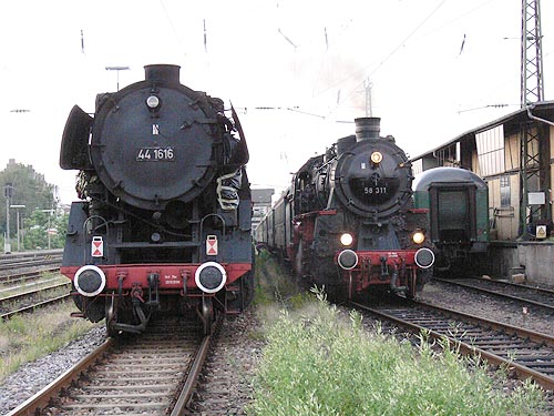 44 1616