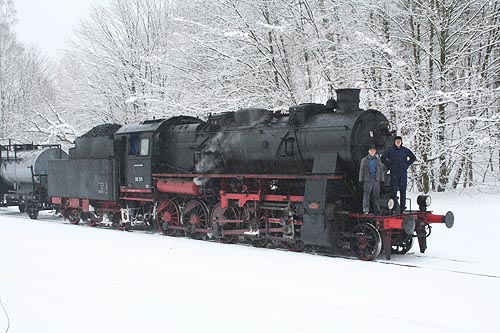 58311